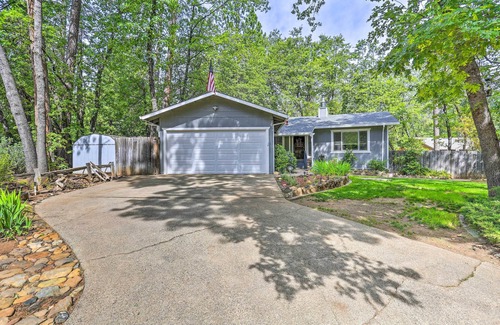 Lakehead-Lakeshore Cottage | Charming Shasta Lake Retreat: Boat, Hike & Fish!