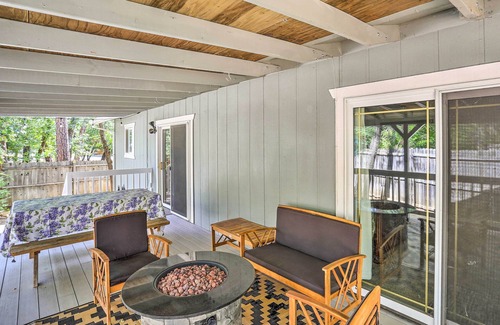 Lakehead-Lakeshore Cottage | Charming Shasta Lake Retreat: Boat, Hike & Fish!