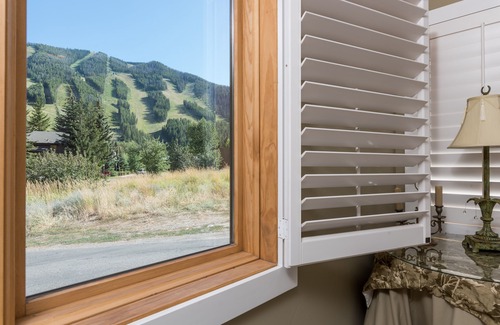 Warm Springs Condo | Charming Ski Condo, Walking Distance To Warm Springs Ski Lift