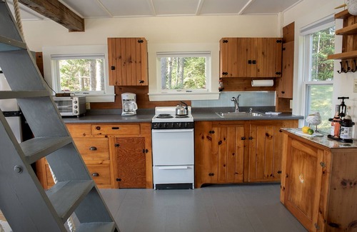 West Southport Cottage | Charming Southport Island Cottage on Cozy Harbor with Sunny Deck - Sleeps 6!