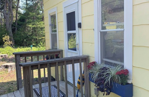 West Southport Cottage | Charming Southport Island Cottage on Cozy Harbor with Sunny Deck - Sleeps 6!