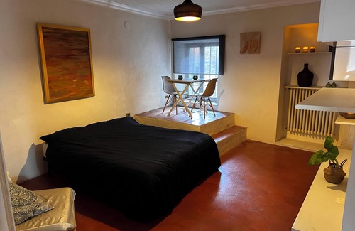 Viverone Bed & Breakfast | Charming Spacious B&B with Balcony, near Lago di Viverone on the Via Francigena