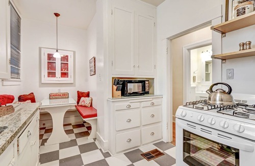 Larchmont Apartment | Charming, spacious suite just steps to Paramount & Larchmont Village!