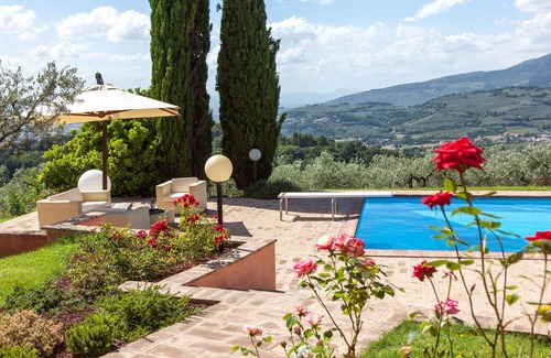 Foligno Villa | Charming spacious villa, ideal for family gatherings, total privacy, wide views
