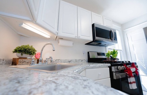 St. Louis House | Charming Sparking Clean Renovated CityHouse 5mins Botanical Garden
