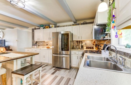 St. James House | Charming St James Home Near Maramec Spring Park!