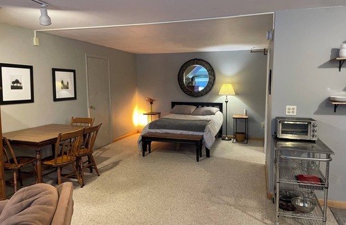 South Burlington Apartment | Charming studio in South Burlington with WiFi