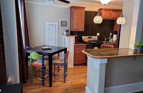 Midtown Apartment | Charming studio #10 dynamite area Piedmont Park
