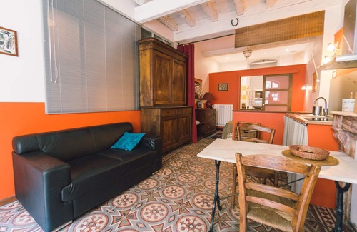 Arles City Centre Apartment | Charming studio 2 minutes from the Arena