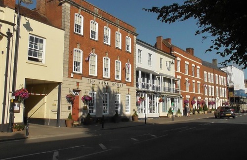 Coleford Apartment | Charming Studio Apartment Ideal for Short and Longer Staysnn