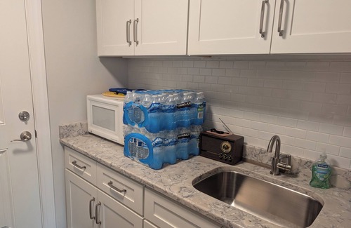Mountainbrook Apartment | Charming studio in lovely Charlotte with WiFi, AC