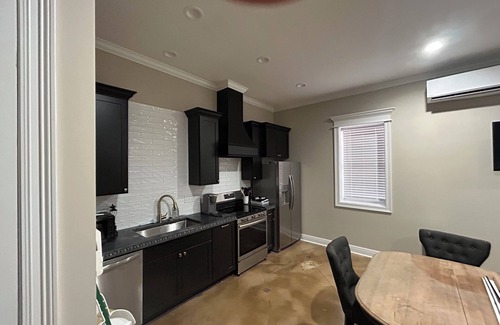 Crowley Apartment | Charming studio in marvelous historic downtown Crowley with AC, WiFi