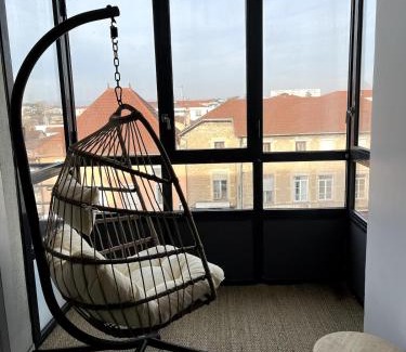 Meyzieu Apartment | Charming T3 - Garage - Balcon