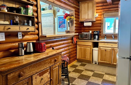 Tahoe Pines Cabin | Charming Tahoe Pines Log Cabin at low elevation. See discounts. Fast internet!
