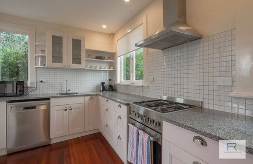 Takapuna House | Charming Takapuna Residence