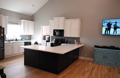 Wyndham House | Charming three bedroom, two bathroom tranquil retreat just 2 miles from Wyndham.