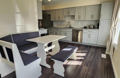 Germantown House | Charming Townhouse in Germantown, MD - Sleeps 10