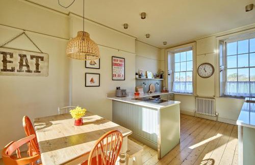 Donaghadee House | Charming townhouse with sunny garden