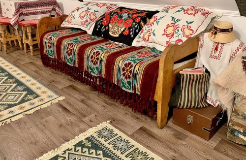 Fundata Cottage | Charming traditional house in a pristine location