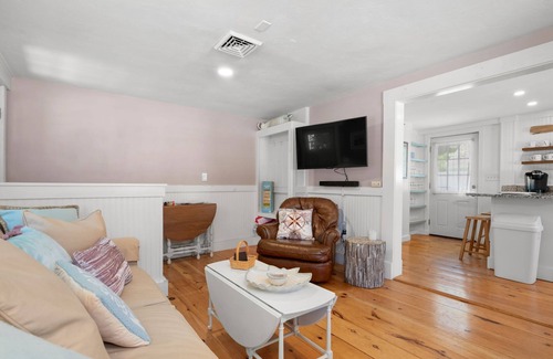 East Sandwich House | Charming two bedroom just a short walk from East Sandwich Beach