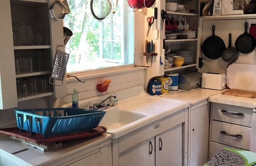 Southport Cottage | Charming Two-Bedroom Ocean-View Cottage in Quiet Southport