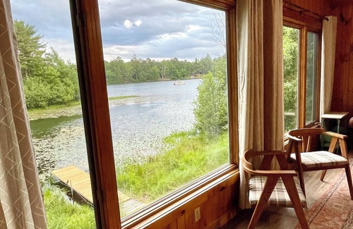 Arbor Vitae Cabin | Charming Up North Waterfront Cabin with Stunning Island Views