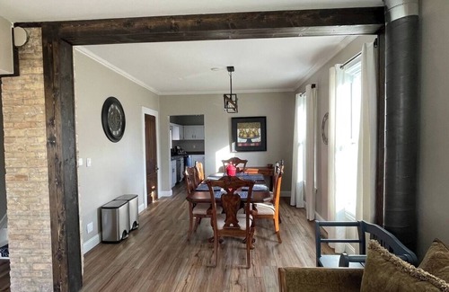 Huntley House | Charming Updated 1920s by the Square!