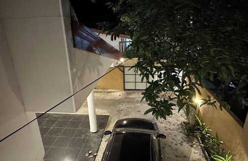 Panadura House | Charming upper level 2-bedroom house in tranquil Panadura with WiFi, AC