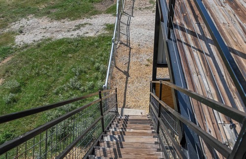 Gatesville Apartment | Charming upstairs barn loft apartment in Gatesville