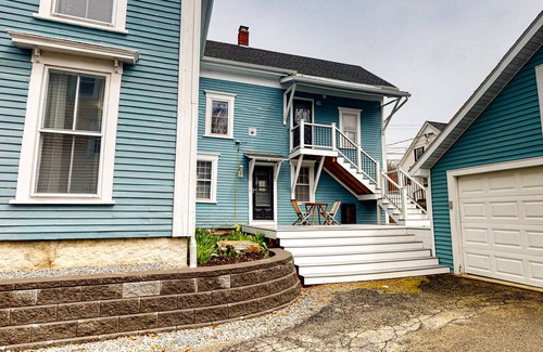 Bucksport House | Charming upstairs duplex with fast WiFi, partial AC, & walkable location