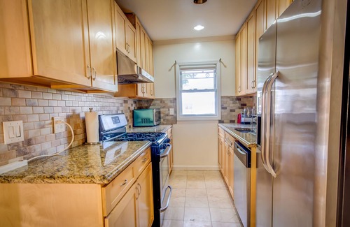 Queens House | ★Charming Urban Getaway for NYC vacation ★