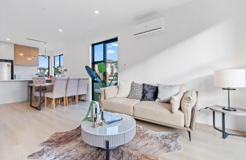 Flat Bush House | Charming Urban Townhouse Getaway