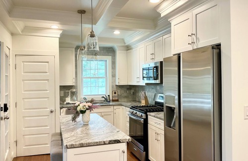 Cotuit House | Charming Vacation Rental-Pet Friendly in the Heart of Cotuit-A/C and Beach Pass-Sleeps 6
