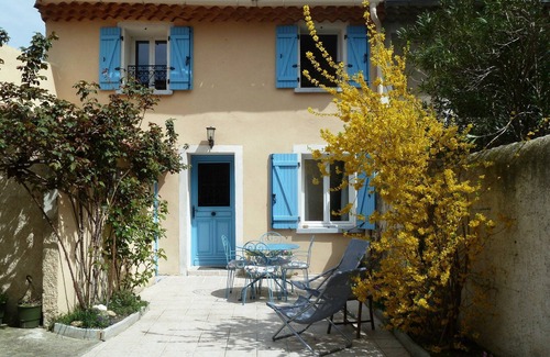 Pernes-les-Fontaines Cottage | Charming village cottage renovated with taste at the heart of the Vaucluse