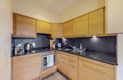 Finsbury Apartment | Charming Victorian 1-Bed Flat-3 mins to bus stop