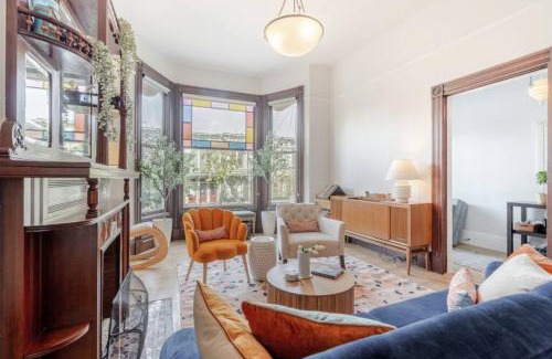 Hayes Valley House | Charming Victorian Oasis with an Elegant and Spacious Haven