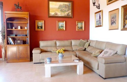 Fernan Caballero Villa | Charming Villa in Fernán Caballero with Private Pool