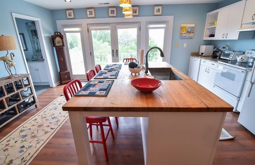 Greenbush Cottage | Charming Waterfront Cottage with Boat Ramp and boat docking - Pet Friendly