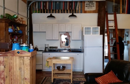 Placitas House | Charming 'Western' Guest House in the Placitas Foothills; Peaceful Yet Close
