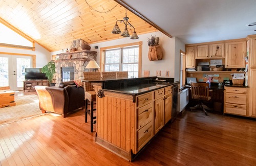 Munnsville Cottage | Charming year round cottages on Waterfall