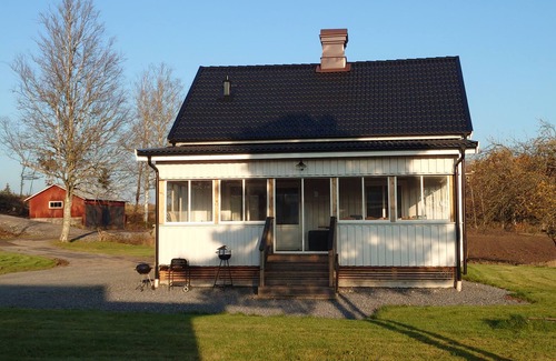 Trollhattan Municipality Ski Chalet | Charmy house with the nature just around the corner | SE08008