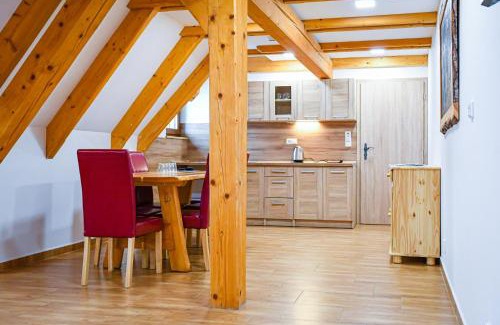 Ostravice Cabin | Chata Emil Zatopek - Maraton - Lysa Hora