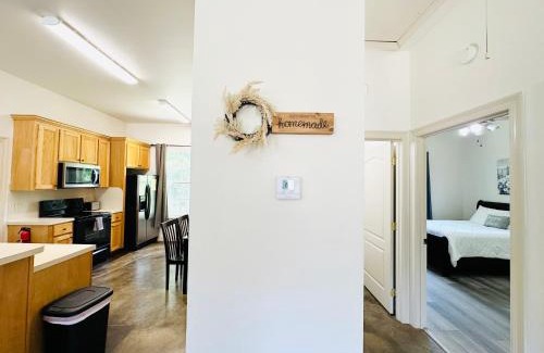 Pine Grove Apartment | Chateau 13