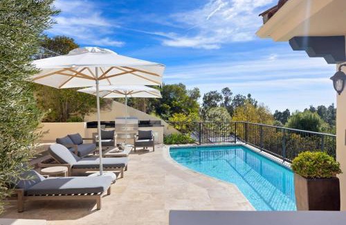 Beverly Hills House | Chateau Beverly Hills by Stay Awhile Villas