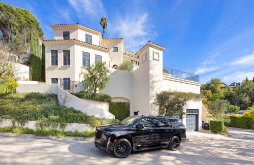 Beverly Hills House | Chateau Beverly Hills by Stay Awhile Villas