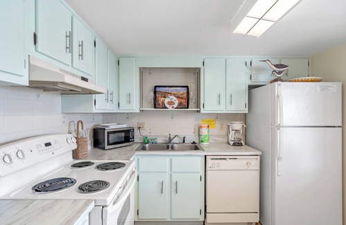 Point East Condo | Chateau by the Sea 31B Beautiful ocean view