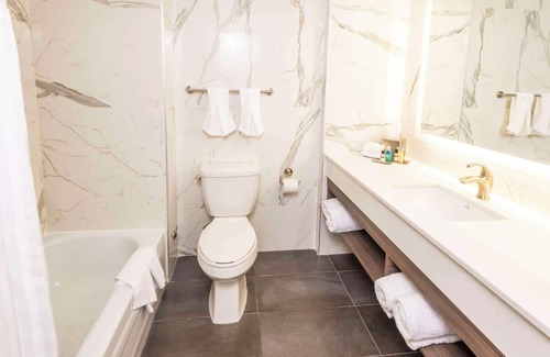Aylmer Hotel | Chateau Cartier Hotel & Resort, an Ascend Collection Resort