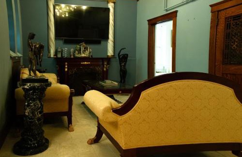 Connellsville Hotel | Chateau Connellsville Starry Night Suite