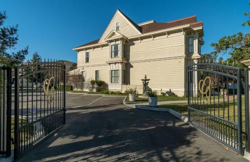 Salinas Hotel | Chateau Coralini