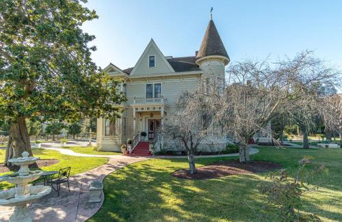 Salinas Hotel | Chateau Coralini